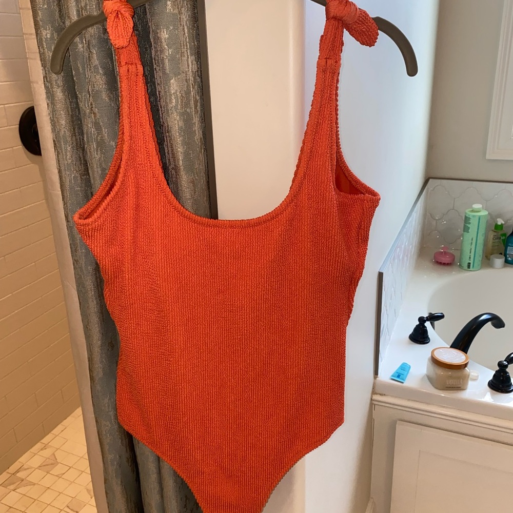 Women’s ribbed full coverage one piece swimsuit